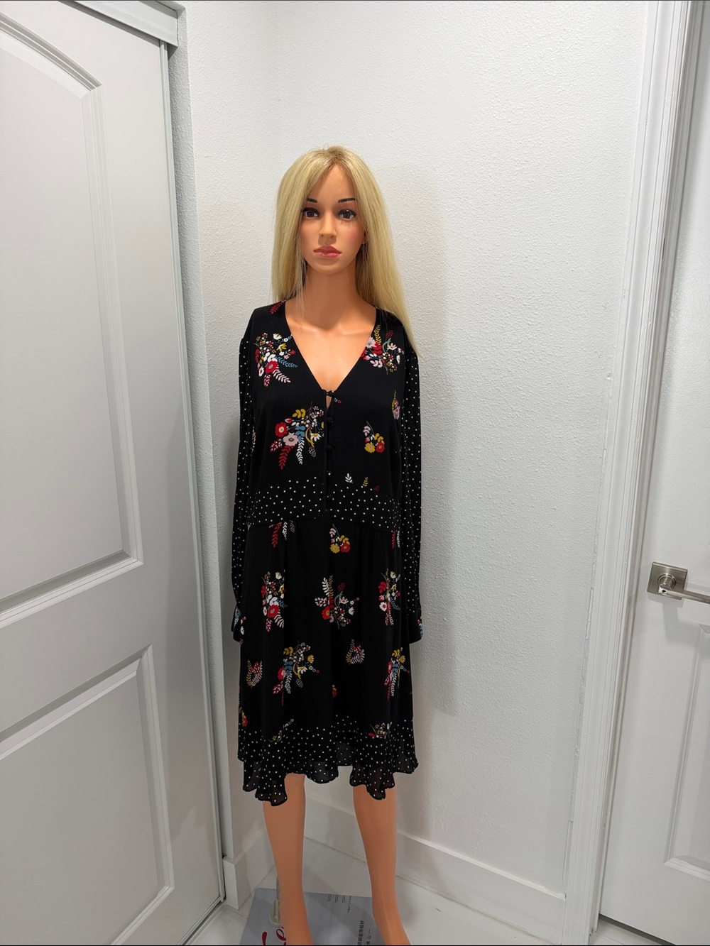 Boden Black Floral & Polka Dot Tiered V-Neck Long Sleeve Dress